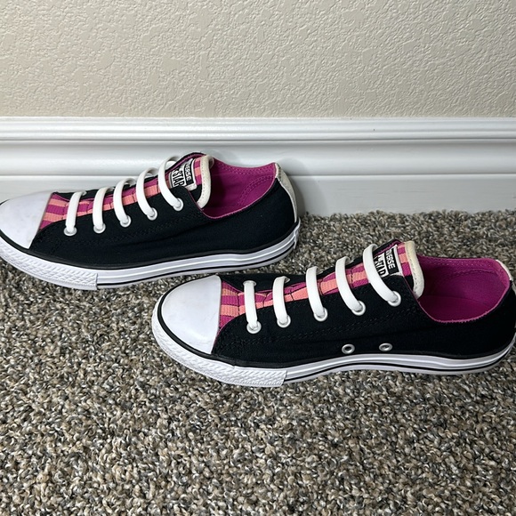 Converse Chuck Taylor Shoes Black and Pink - Picture 4 of 6